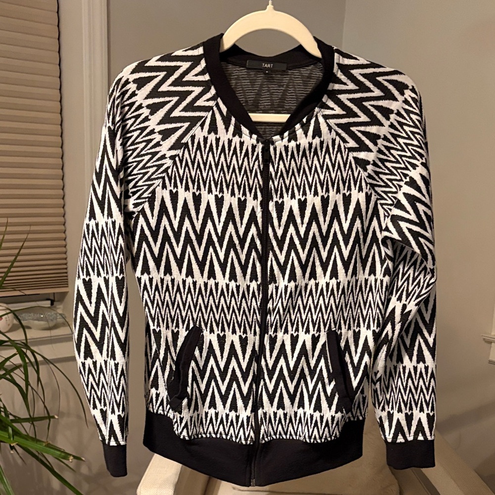 Tart Black & White Chevron Zip Jacket XS